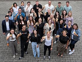 Gruppenbild der Abschlussklasse Kurs 44 der Berufsfaschule für Physiotherapie der Klinikum Bayreuth GmbH