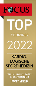 Ein goldenes Zertifikat mit dem Text "TOP MEDIZINER 2022" und dem Fachgebiet "KARDIOLOGISCHE SPORTMEDIZIN". Das Logo von "FOCUS" ist oben links abgebildet, und es enthält zusätzliche Informationen über die Auszeichnung im unteren Bereich.